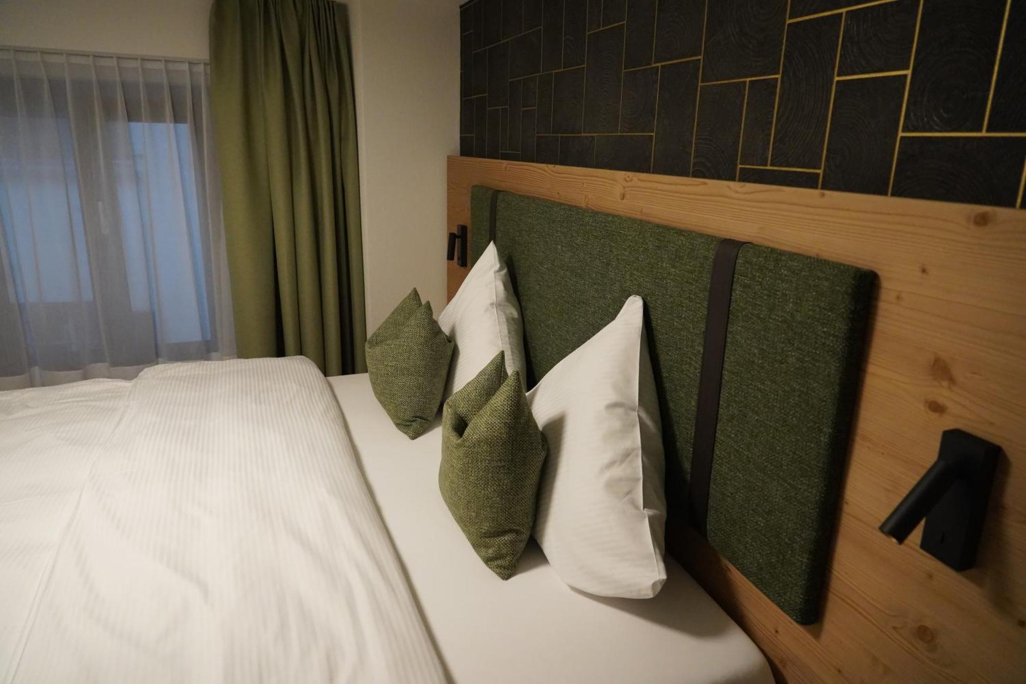Appart Hotel Pitschonia Self Check-In Andeer Quarto foto